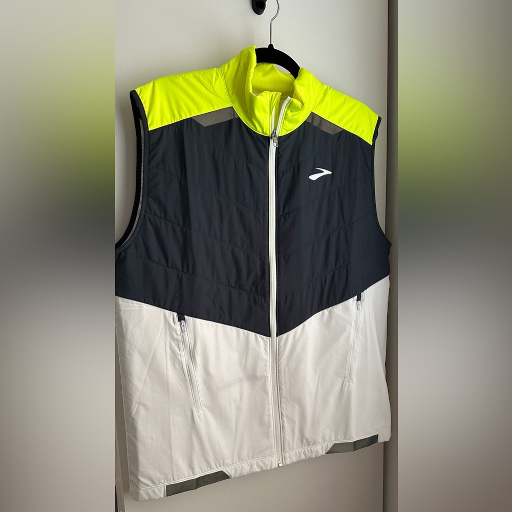 Brooks running vest